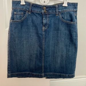 Old Navy Denim skirt Size 8